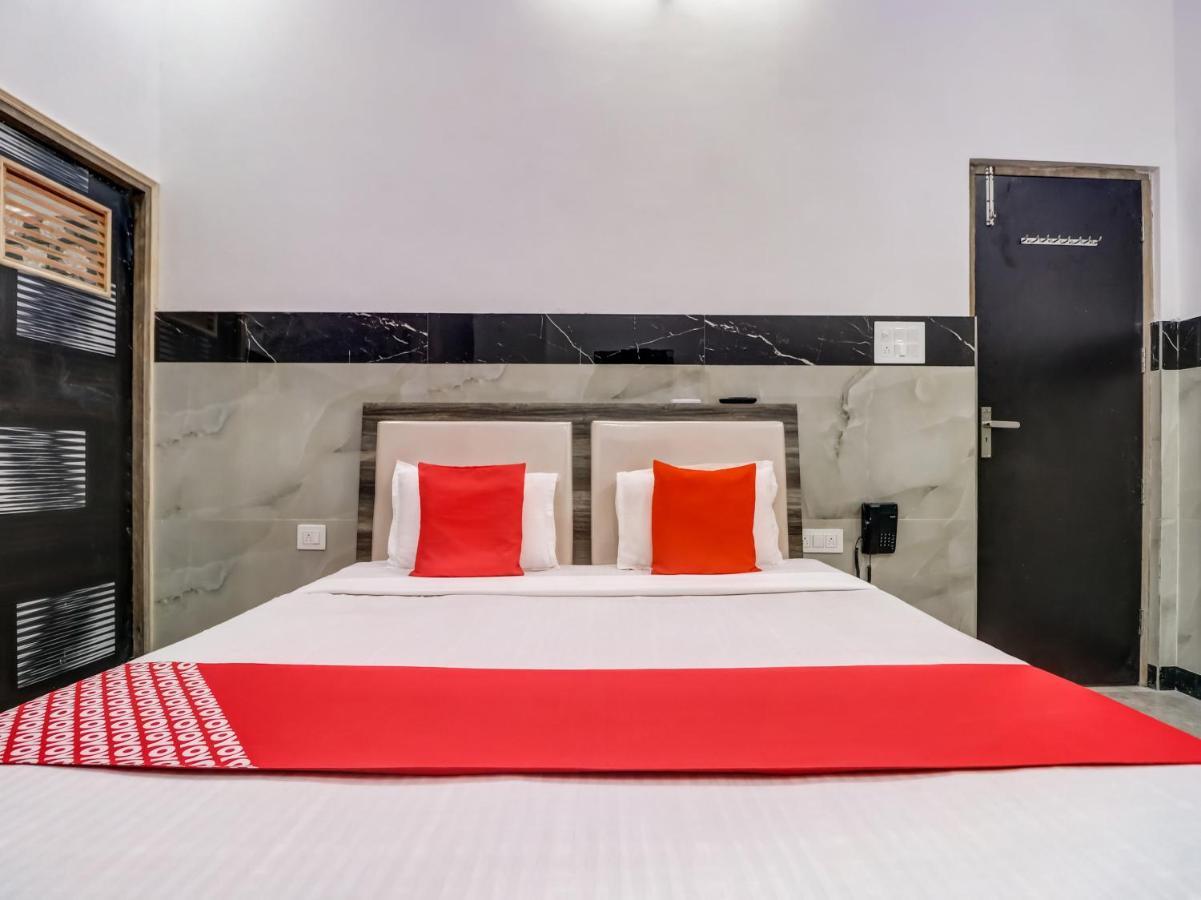 Oyo Flagship 83121 Hotel Rose Vip Sahāranpur Exterior photo