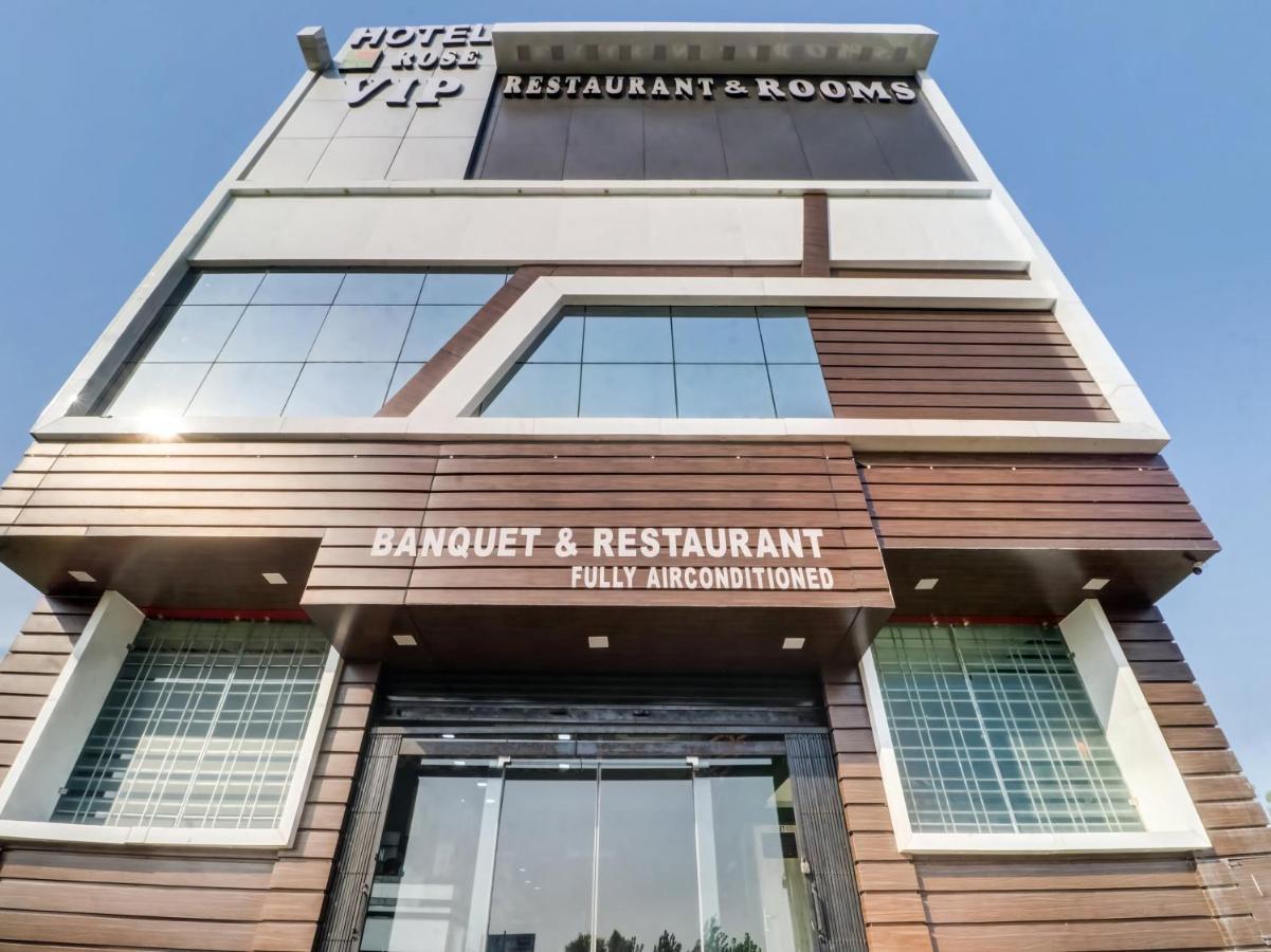 Oyo Flagship 83121 Hotel Rose Vip Sahāranpur Exterior photo